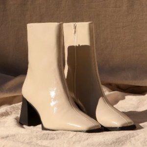 Last chance! Vagabond Hedda Patent Leather Boots in Plaster (EU 37)